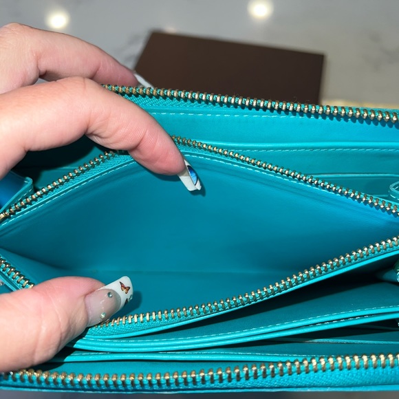 SALE!! Rare authentic louis vuitton monogram vernis wallet turquoise - Picture 5 of 14